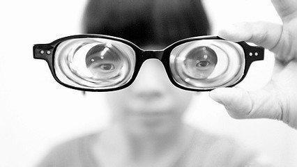 警惕：高度近视的10种影响