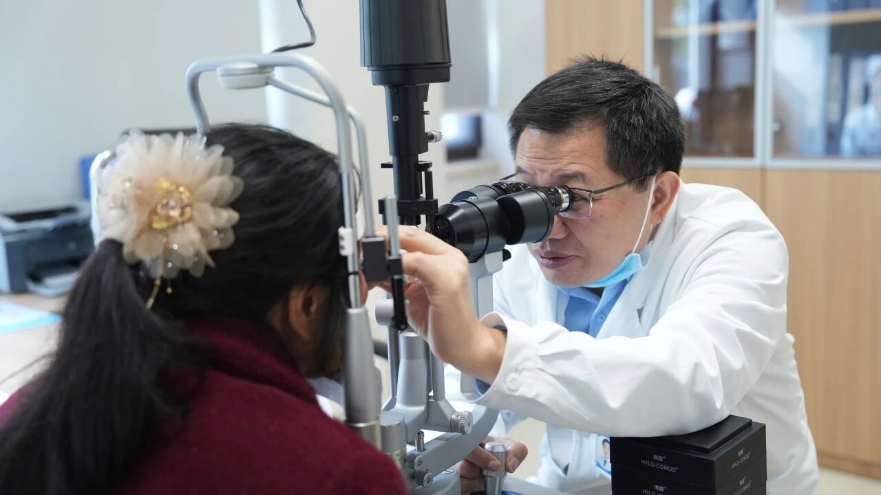 视力骤降、视物变形，警惕黄斑水肿偷走中心视力！